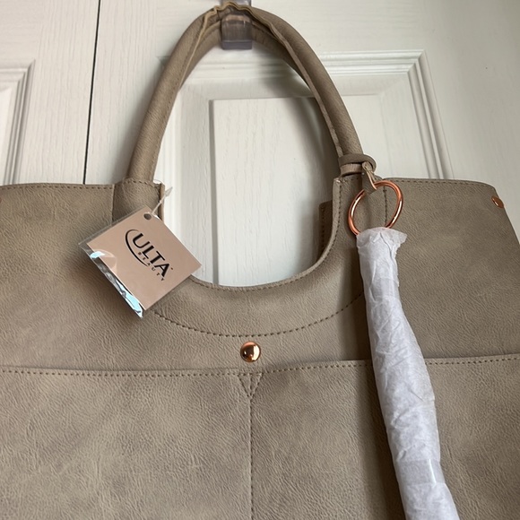 Beautiful Ulta bag - Picture 3 of 5